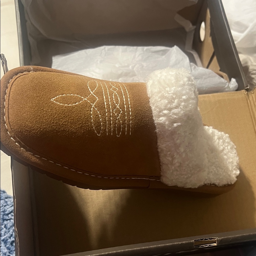 Ariat Women's Moccasins in Brown and Cream